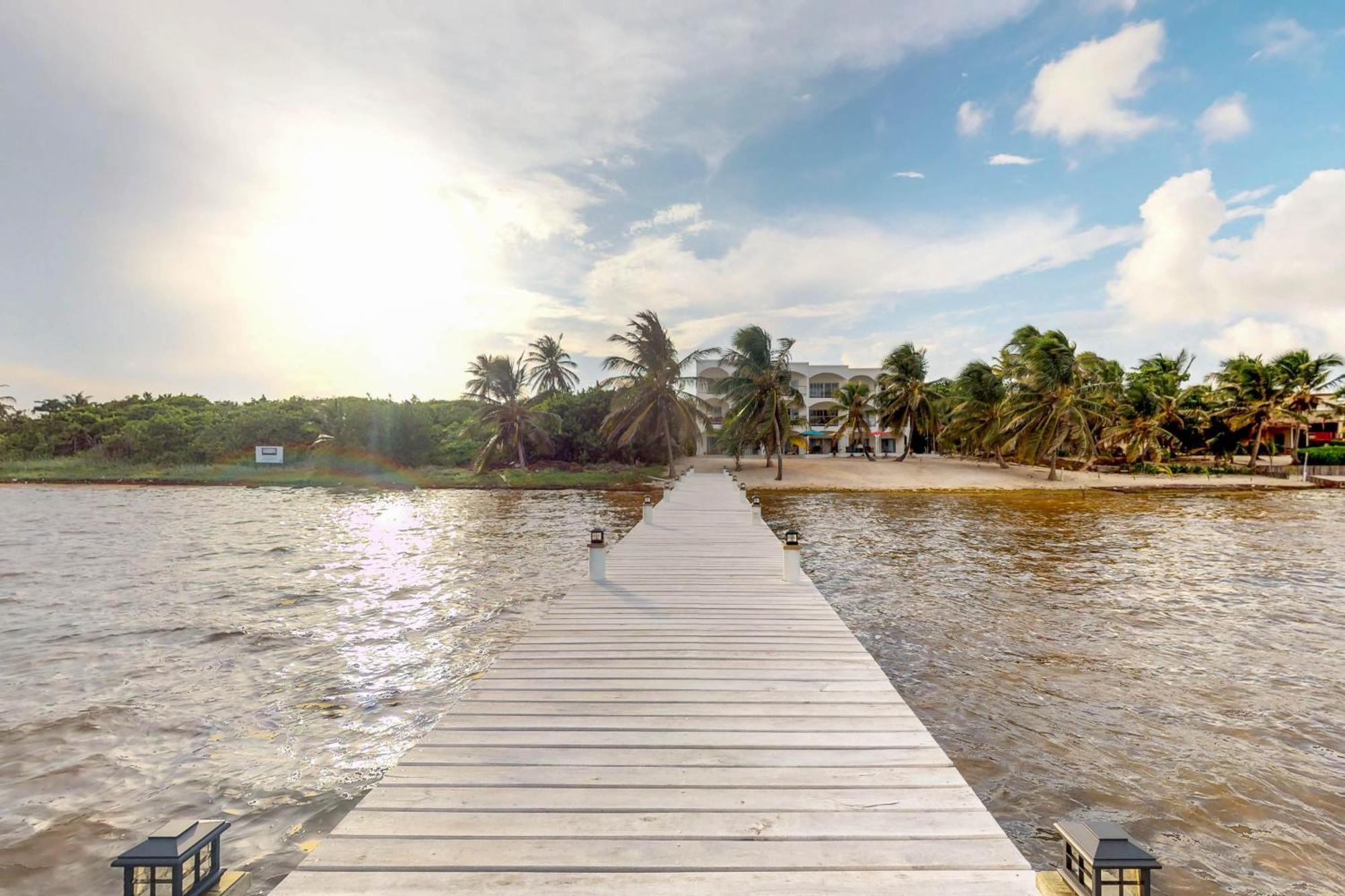 Blue Water Beach Villas San Pedro  Phòng bức ảnh